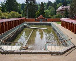 Do Luhačovic se vrátila tradiční vzduchoplavba. Cvičení probíhá v nově otevřeném areálu Slunečních lázní