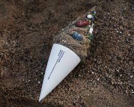 Výroční ceny pro jubilejní 50. Letní filmovou školu vytvořil uznávaný designér Maxim Velčovský