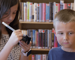 Pro děti na knihovnickém táboře promítalo kino Máj