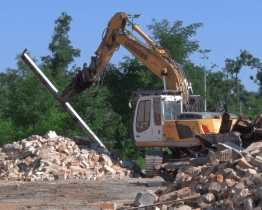 Demolice torza tenisové haly by měla být hotová do konce prázdnin