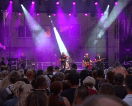 Koncert skupiny Čechomor naplnil hodonínské náměstí k prasknutí