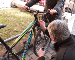 Městská policie v Uherském Hradišti stále označuje kola syntetickou DNA