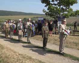 V Krhově uctili památku letců, kteří se zřítili v bitvě nad Bílými Karpaty