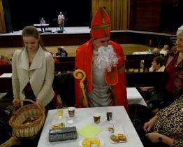 Za brodskými seniory na tradiční Čaj o páté zavítal i Mikuláš s nadílkou