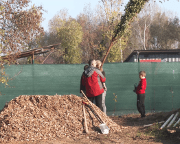Brigádníci proměnili zanedbané místo U Čerťáku na odpočinkovou zónu 