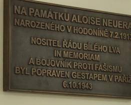 Bojovník proti fašismu Alois Neuer má ve svém rodném městě pamětní desku