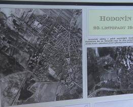 Osmdesát let od bombardování města připomenula tichá vzpomínka i přednáška