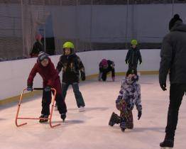 Desátou bruslařskou sezonu v Kyjově otevřel Karneval na ledě