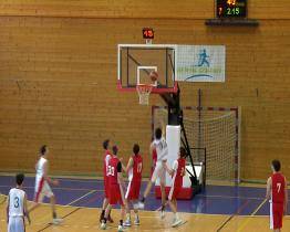 Basketbaloví junioři Vsetína porazili doma Kroměříž 81:49 