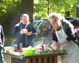 Grilovat můžete v Otrokovicích i bez zahrádky a vlastního grilu