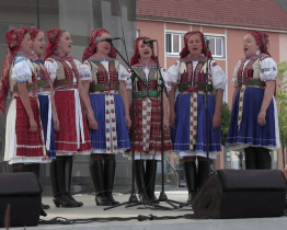 Horňácký večer spolehlivě zaplnil náměstí Míru