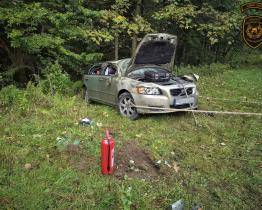 Na Vsetínsku bourala řidička s malým dítětem. Skončily v péči záchranářů