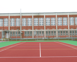 Nejmodernější školní sportoviště v regionu stojí u Mánesky