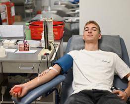 Studenti uherskohradišťského gymnázia poprvé darovali krev