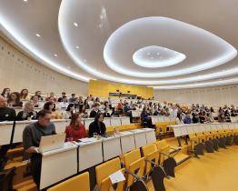 Svoboda slova, veřejnoprávní média nebo závislosti. Rada mladších ve Zlíně probere palčivá témata