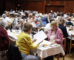 Hodonínští senioři oslavili svátek s Bohušem Matušem