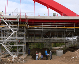 Prohlídku stavby dálničního mostu v Napajedlích doplnila kontrola zraku