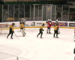 Hokejoví dorostenci Vsetína porazili Třebíč 4:3