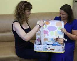 Kufříky pomáhají odloženým dětem s uchováním paměti