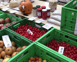 Farmářským a bleším trhům v Hodoníně končí sezona
