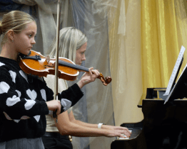 Žáci hudebního oboru ZUŠ vystoupili na svém premiérovém koncertě
