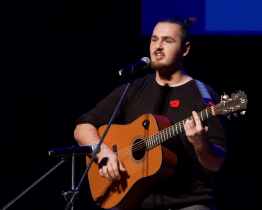 Gymnazisti, průmyslováci a učni dostali na akci 4střední.UB bonusové karty