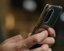 Osm říjnových podvodů jako přes kopírák. Scénář? Syn či dcera v nesnázích...