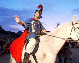 Svatý Martin přivezl do Starého Města mladá vína i podívanou pro lidi