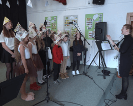 V rámci výchovných koncertů pro školy se slavilo 60. výročí Večerníčku a 80. výročí ZUŠ