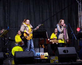 Na tečovickém Vánočním jarmarku opět zpívaly Děvčice z Podolí