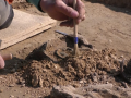 Archeologové objevili u Kyjova zlatou záušnici