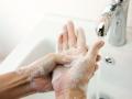 Ve zlínské nemocnici vám předvedou, jak si správně mýt ruce