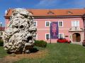 Půltunový kolos: před Galerii Slováckého muzea přistál Meteorit