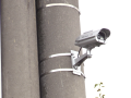 Problematickou ulici hlídá mluvící kamera