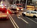 Ranní nehoda automobilu ochromila na dvě a půl hodiny dopravu na Jižních Svazích