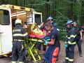 V lesním potoce ve Zlíně-Malenovicích našli muže. Podle hasičů měl veliké štěstí