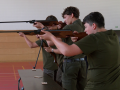 Domácí středoškoláci soutěžili ve střelbě s budoucími vojáky, policisty a lesníky