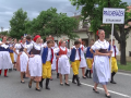 Krojovaný průvod přenesl Mezinárodní folklorní festival do ulic města