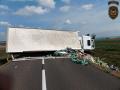 Převrácený kamion několik hodin blokoval silnici mezi Vlčnovem a Uherským Brodem