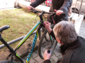 V Uherském Hradišti značí kola „neviditelnou“ DNA. Služba pomáhá předcházet krádežím