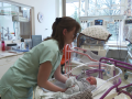 Klidný dech novorozenců bude v Kroměřížské nemocnici střežit deset nových monitorů
