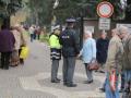 Nápor návštěvníků na hřbitovech. Využijte služeb MHD a chraňte si své věci, radí městská policie