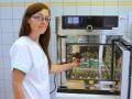 Nový pomocník na valašskomeziříčské patologii: Moderní sušárna skla zrychluje laboratorní provoz