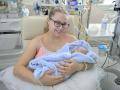 Zlínská porodnice hlásí letní babyboom. Porod 800. miminka byl ale komplikovaný