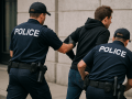 Celostátně hledaného muže našli ve Zlíně. Před policisty se zamkl v domě